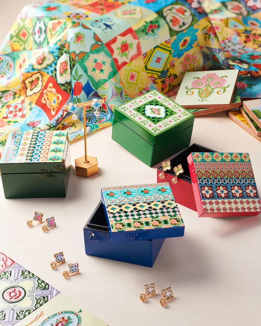Peranakan Floral Stud - Blue