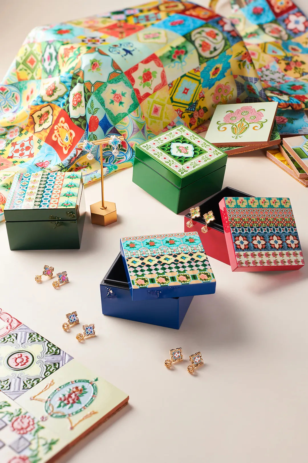 Peranakan Floral Stud - Turquoise