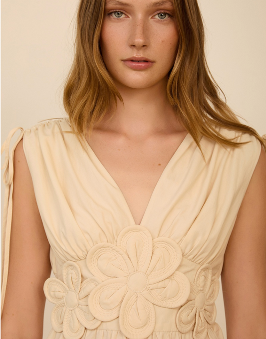 TOP WITH EMBOSSED FLOWER